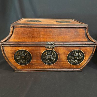 Five Unique Decorative Boxes and Pedestal Urn (D-SS)