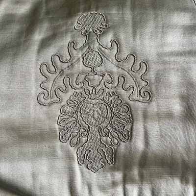Bloomingdale’s, Williamsburg and More Queen Bedding (GB-BC)