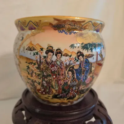 Pair of Cache Pot Bowls w/Stands (E-JS)