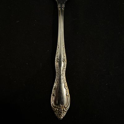 Oneida Bourbon & Kennet Square Stainless Flatware (K-KA)