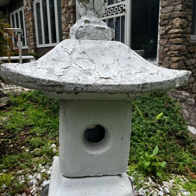 Large Concrete Pagoda Lantern (FY-KA)