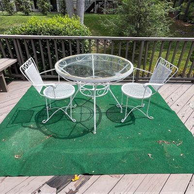 Wrought Iron Table and Chairs (DK-BC)
