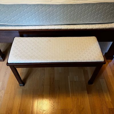 Four Post Queen Bed & Bench (BR1-KA)