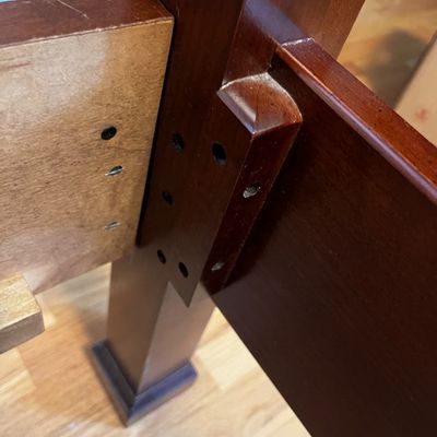 Four Post Queen Bed & Bench (BR1-KA)