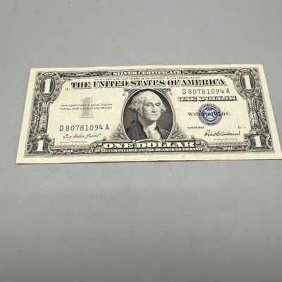 LOT 28: One Dollar Silver Certificates (10) Series 1957