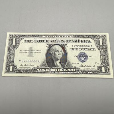 LOT 26: One Dollar Silver Certificates (10) Series 1957