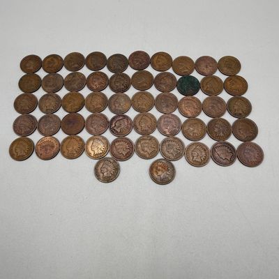 LOT 41: Antique US Coins - Indian Head Pennies (52)