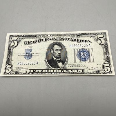 LOT 33: Five Dollar Silver Certificates (5) Series 1934 A
