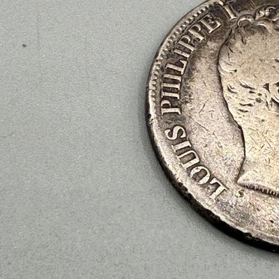 LOT 36: 1830 France 5 Francs 90% Silver Coin