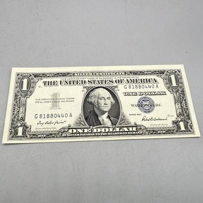 LOT 25: One Dollar Silver Certificates (10) Series 1957