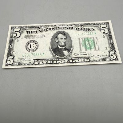 LOT 31: Five Dollar Silver Certificates (5) Series 1934 A