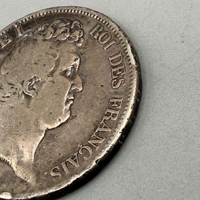 LOT 36: 1830 France 5 Francs 90% Silver Coin
