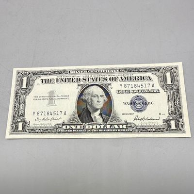 LOT 25: One Dollar Silver Certificates (10) Series 1957