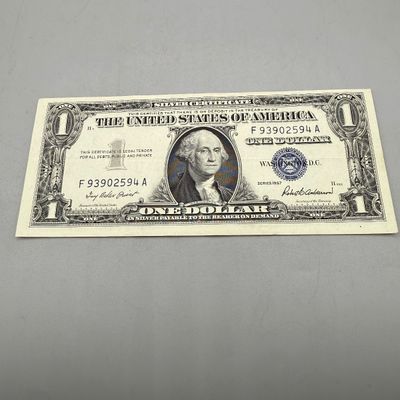 LOT 28: One Dollar Silver Certificates (10) Series 1957