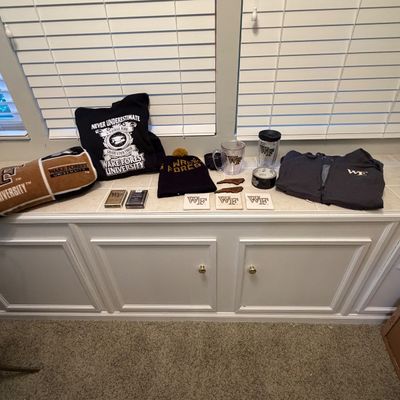 Wake Forest Memorabilia (O-BC)