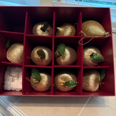 Danbury Mint, Biltmore Estate and More Christmas Ornaments (O-BC)
