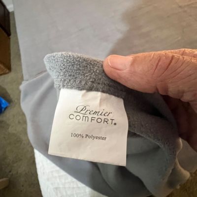 Cuddle Duds, Primaloft & More Queen/King Quilts & Blankets (P-RG)