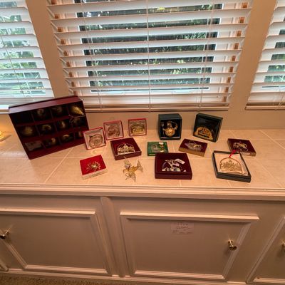 Danbury Mint, Biltmore Estate and More Christmas Ornaments (O-BC)