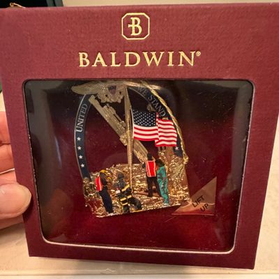 Danbury Mint, Biltmore Estate and More Christmas Ornaments (O-BC)