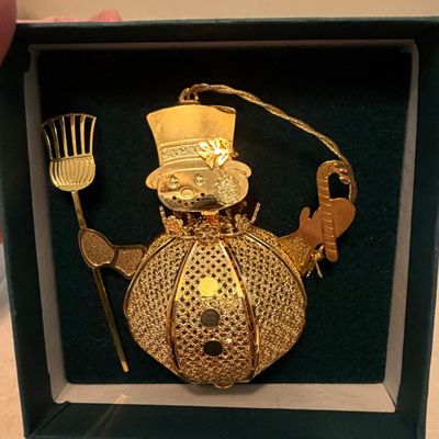 Danbury Mint, Biltmore Estate and More Christmas Ornaments (O-BC)