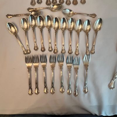 Sterling Gorham ‘Chantilly’ Flatware for 8+ Person (DR-RG)