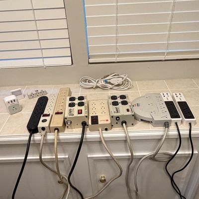 Kinkoo, Surge Arrest and More Power Strips and Surge Protectors (O-BC)