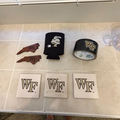 Wake Forest Memorabilia (O-BC)