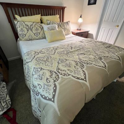 Queen Sized Madison Park Bedding & More (P-RG)