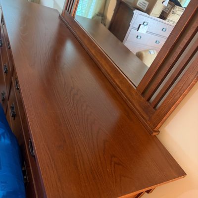 Mission Style Broyhill Dresser With Mirror (P-RG)