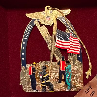 Danbury Mint, Biltmore Estate and More Christmas Ornaments (O-BC)
