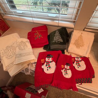 Lenox, Home Accents and More Christmas (O-BC)