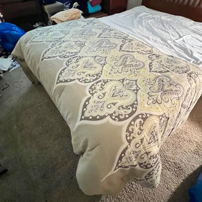 Queen Sized Madison Park Bedding & More (P-RG)