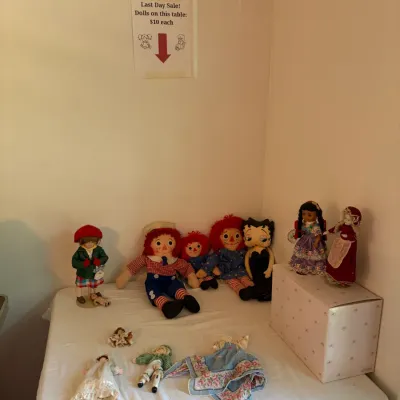 Estate sale photo