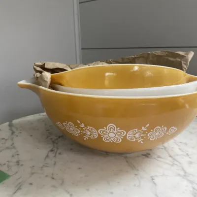 Pyrex beautiful nesting set