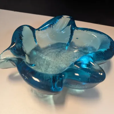Mid Century Art Glass Turquoise Aqua Blue Glass Leaf Shaped Cigar Ashtray