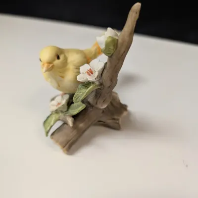 Pair Of Robin Figurines, 1 Robin Is By Andrea & Canary Figurine