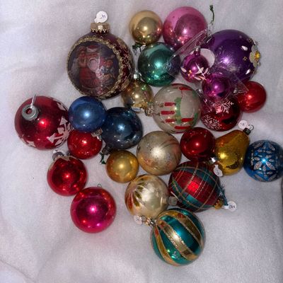 Sale Photo Thumbnail #255: Vintage Christmas Glass Bulb Ornament Lot