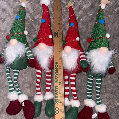 Sale Photo Thumbnail #89: 4 Shelf Christmas Elves, Legs Hang