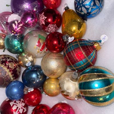 Sale Photo Thumbnail #258: Vintage Christmas Glass Bulb Ornament Lot
