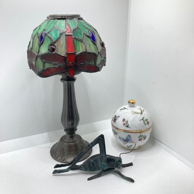 LOT 71: Stained Glass Tea Light Lamp / Light, I Godinger & Co Lidded Bowl with Cast Iron Grasshopper