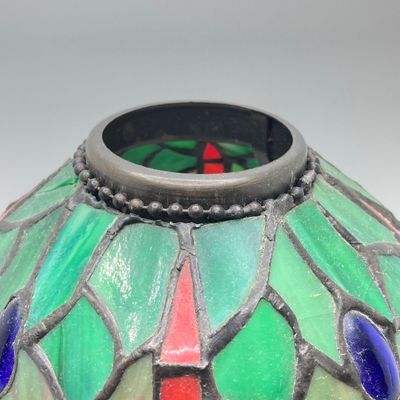 LOT 71: Stained Glass Tea Light Lamp / Light, I Godinger & Co Lidded Bowl with Cast Iron Grasshopper