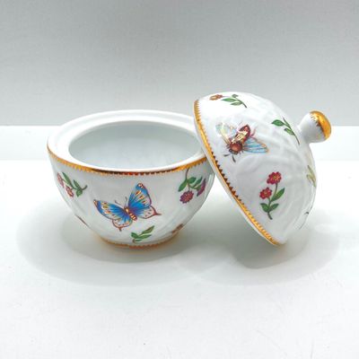 LOT 71: Stained Glass Tea Light Lamp / Light, I Godinger & Co Lidded Bowl with Cast Iron Grasshopper