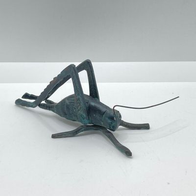 LOT 71: Stained Glass Tea Light Lamp / Light, I Godinger & Co Lidded Bowl with Cast Iron Grasshopper