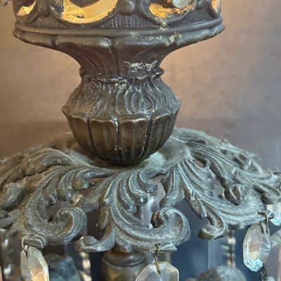 LOT 41: Vintage/Antique Brass Cherub Parlor Lamp with Crystals and Marble Base