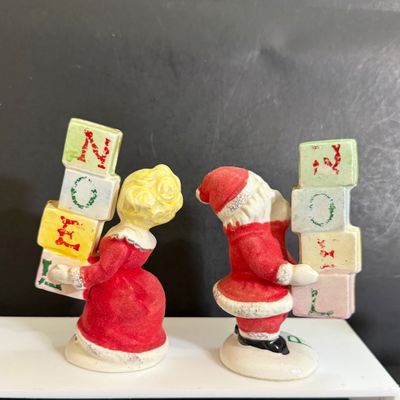 LOT 112: Vintage Napco Noel Santa and Mrs Claus Salt and Pepper Shaker