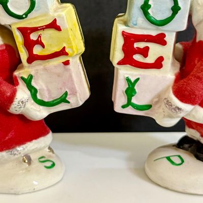LOT 112: Vintage Napco Noel Santa and Mrs Claus Salt and Pepper Shaker