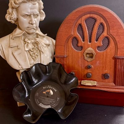 LOT 122: Large Poly-resin 18” Beethoven Bust, Thomas Collector’s Ed Radion Model BD=109 and Record Bowl