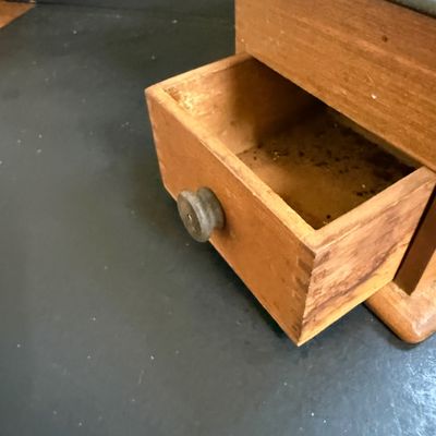 LOT 134: Marble Cutting Board, Lazy Susan, Paper Towel Holder, Pencil Holder and Vintage Coffee Mill