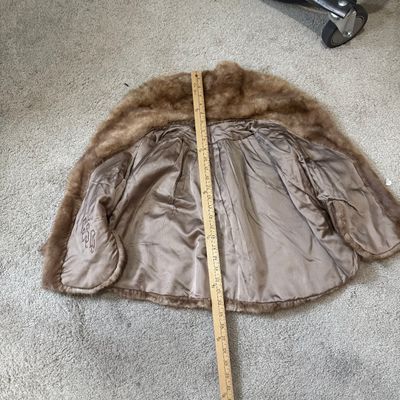 LOT 118: Vintage Mink Fur Stole / Cape Jacket