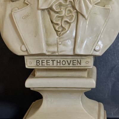 LOT 122: Large Poly-resin 18” Beethoven Bust, Thomas Collector’s Ed Radion Model BD=109 and Record Bowl